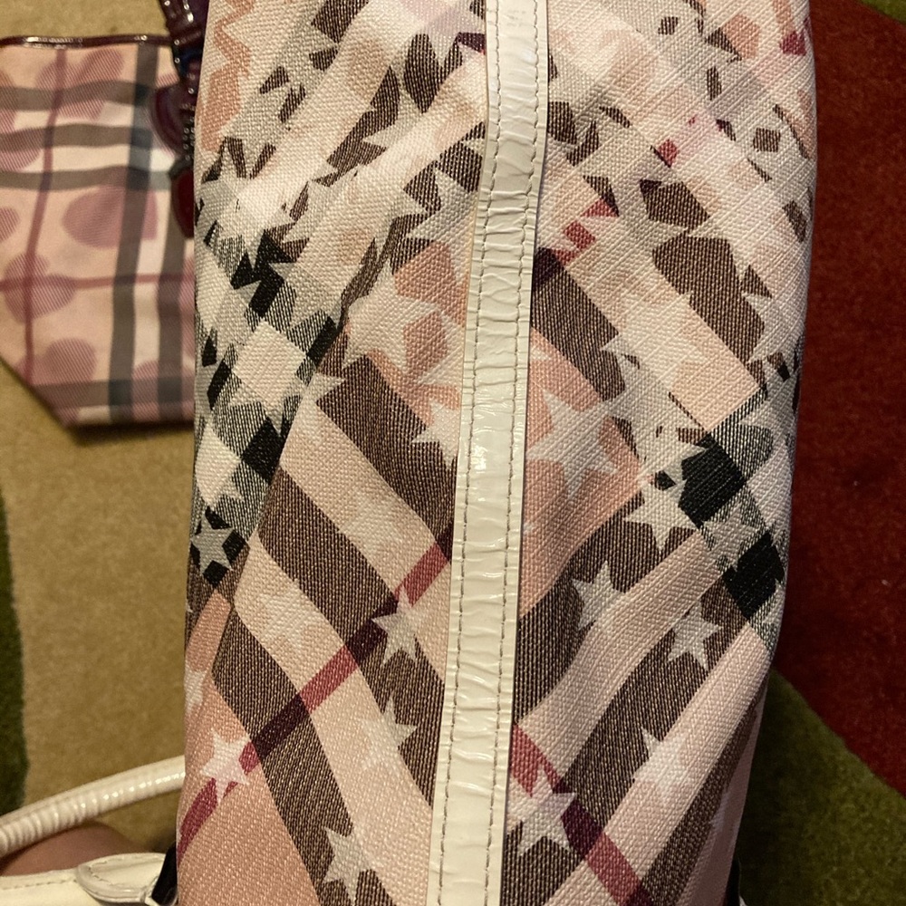 💯 Authentic white Burberry Stars limited edition - Picture 12 of 12